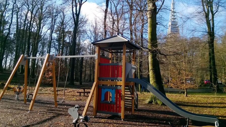 V bratislavskom lesoparku sa môžu deti vyšantiť na dvoch nových ihriskách