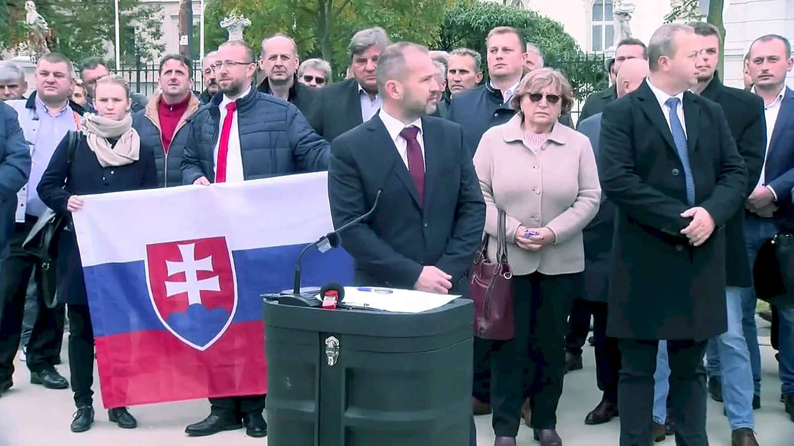 B. Becík: Starostovia odmietajú likvidačný postup vlády voči samosprávam       