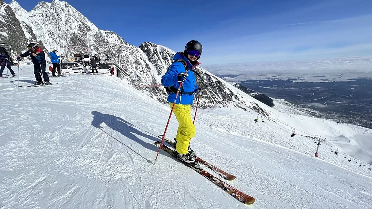 V Lomnickom sedle napadlo 20 cm snehu, opäť sa tam bude lyžovať