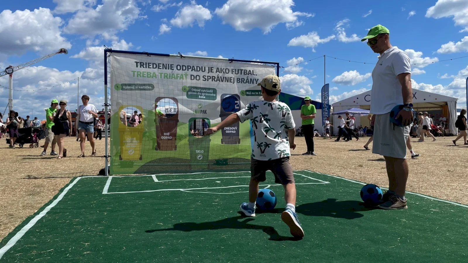 Triediť odpad je Pohoda: ENVI - PAK aj tento rok vzdelával a pomáhal triediť na najväčšom festivale