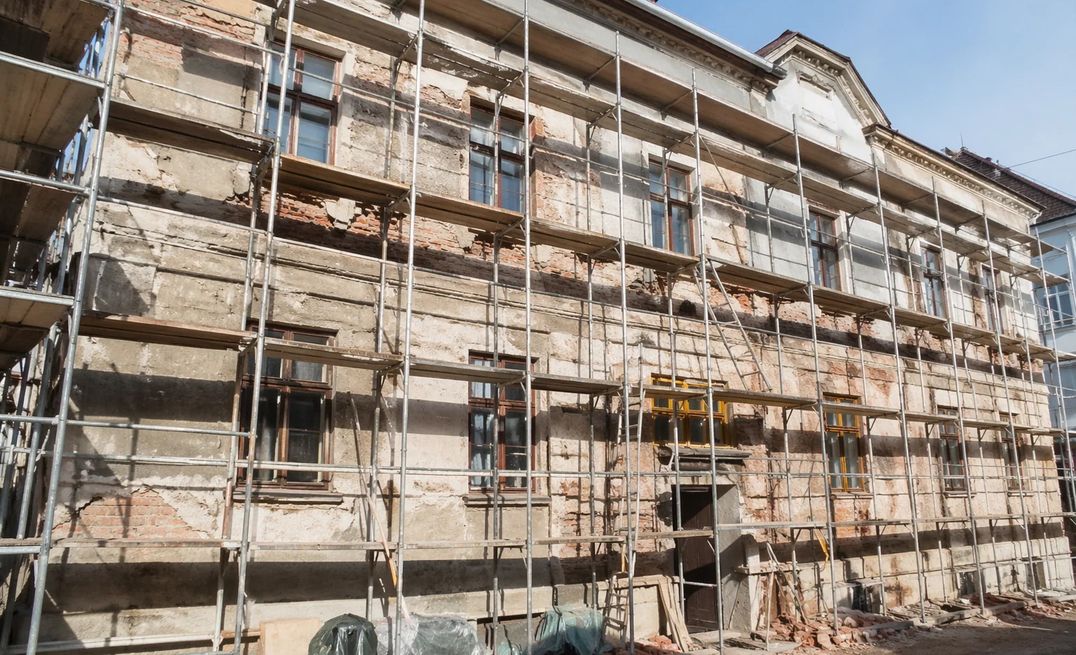 Samosprávy sú pripravené investovať do obnovy budov 2 miliardy eur, nemajú však z čoho